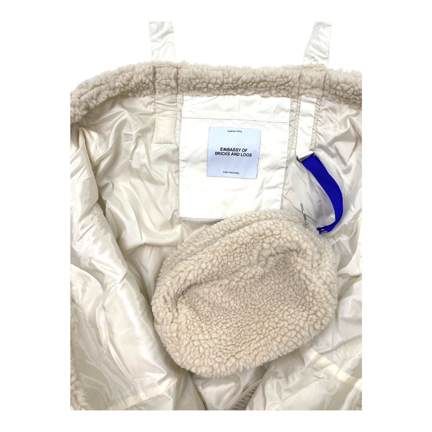 Embassy of Bricks and Logs kodiak combat teddy bag, cream | onesize
