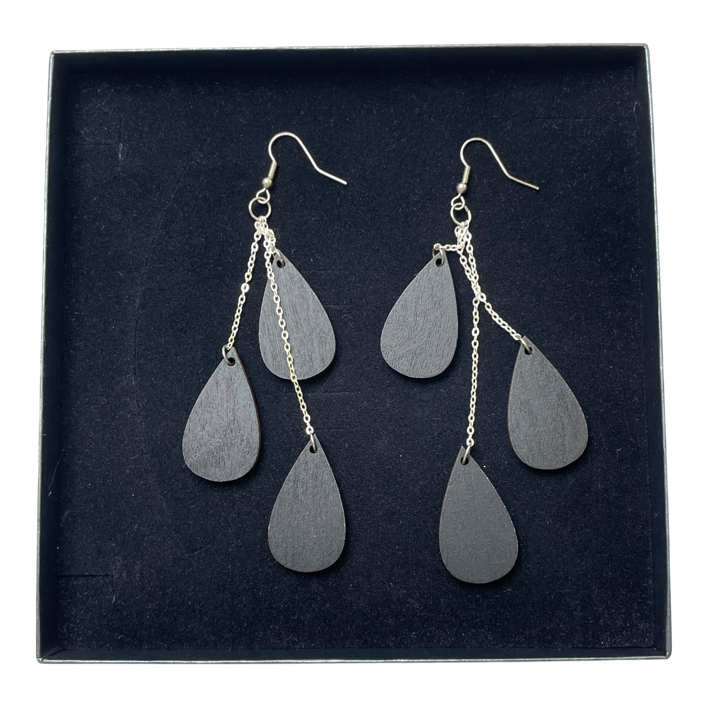 Uhana drop earrings, black | onesize
