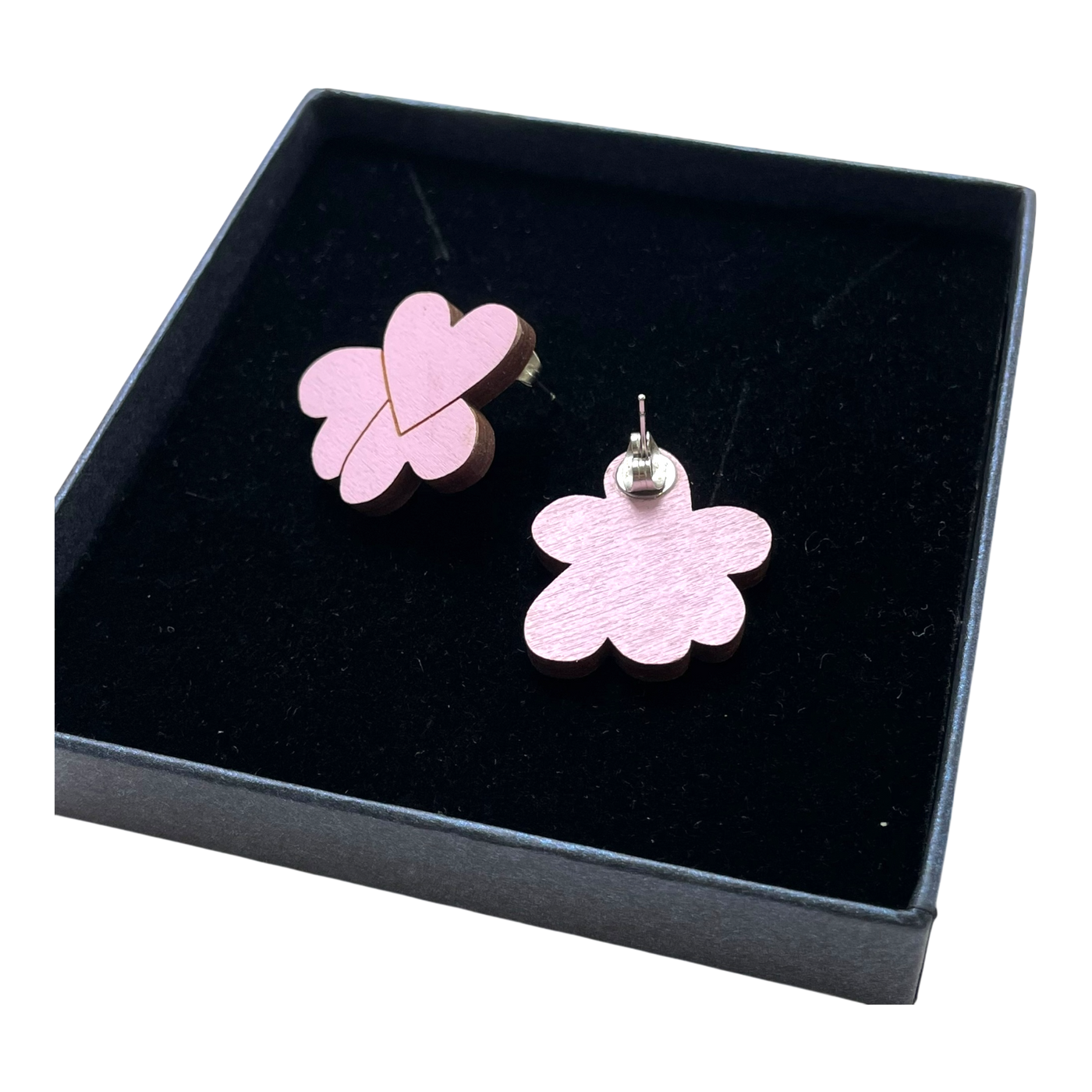 Maanantaimalli stud earrings, hearts | onesize